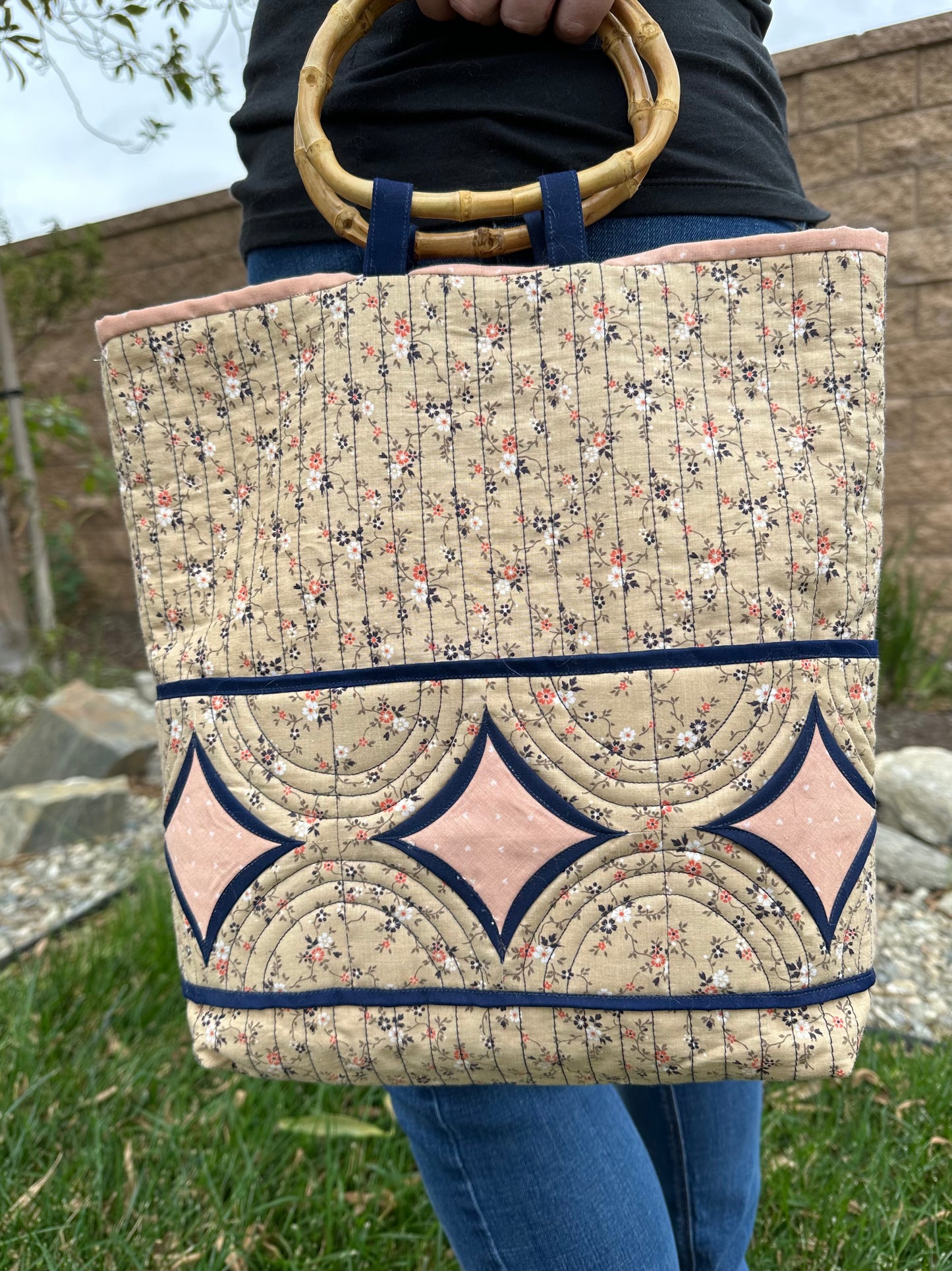 Cathedral Window Quilted Tote Pattern - FREE PDF download