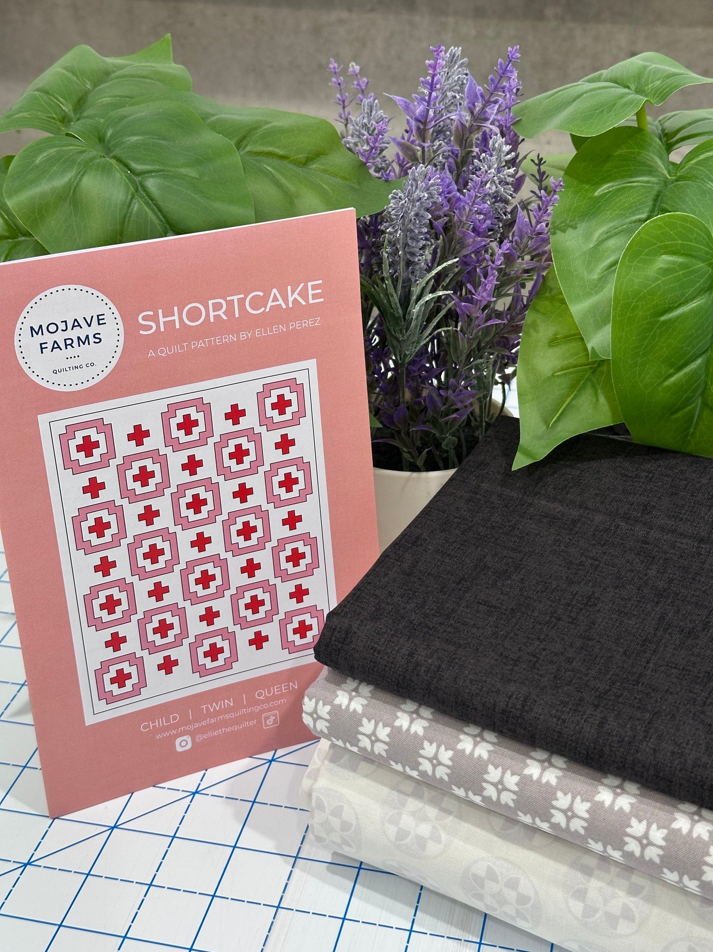 Shortcake Quilt Kit - Gray