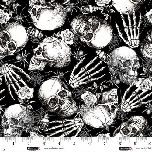 Skull and Hand Toss Black - Studio E