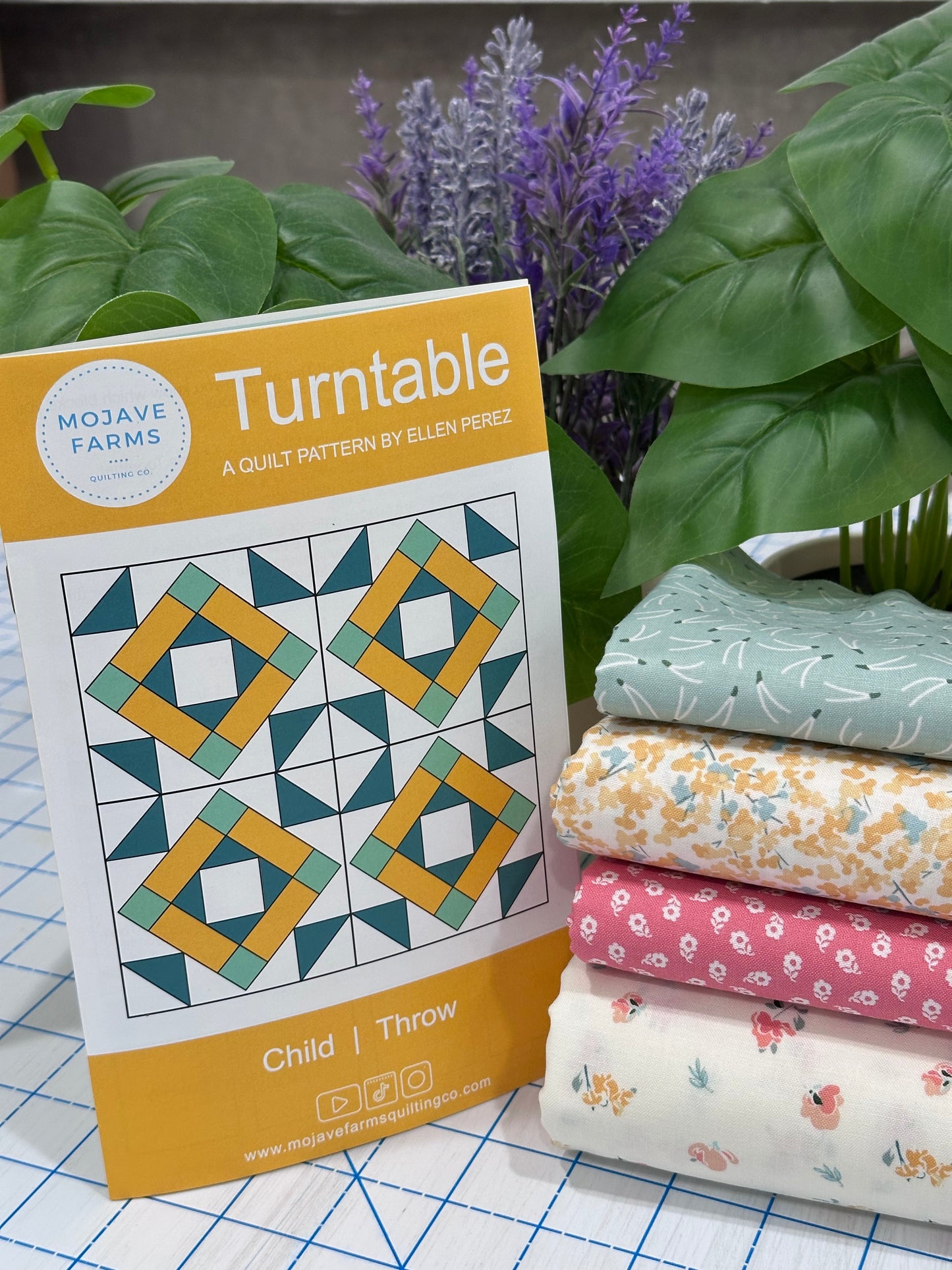 Turntable Quilt Kit - Spring Floral