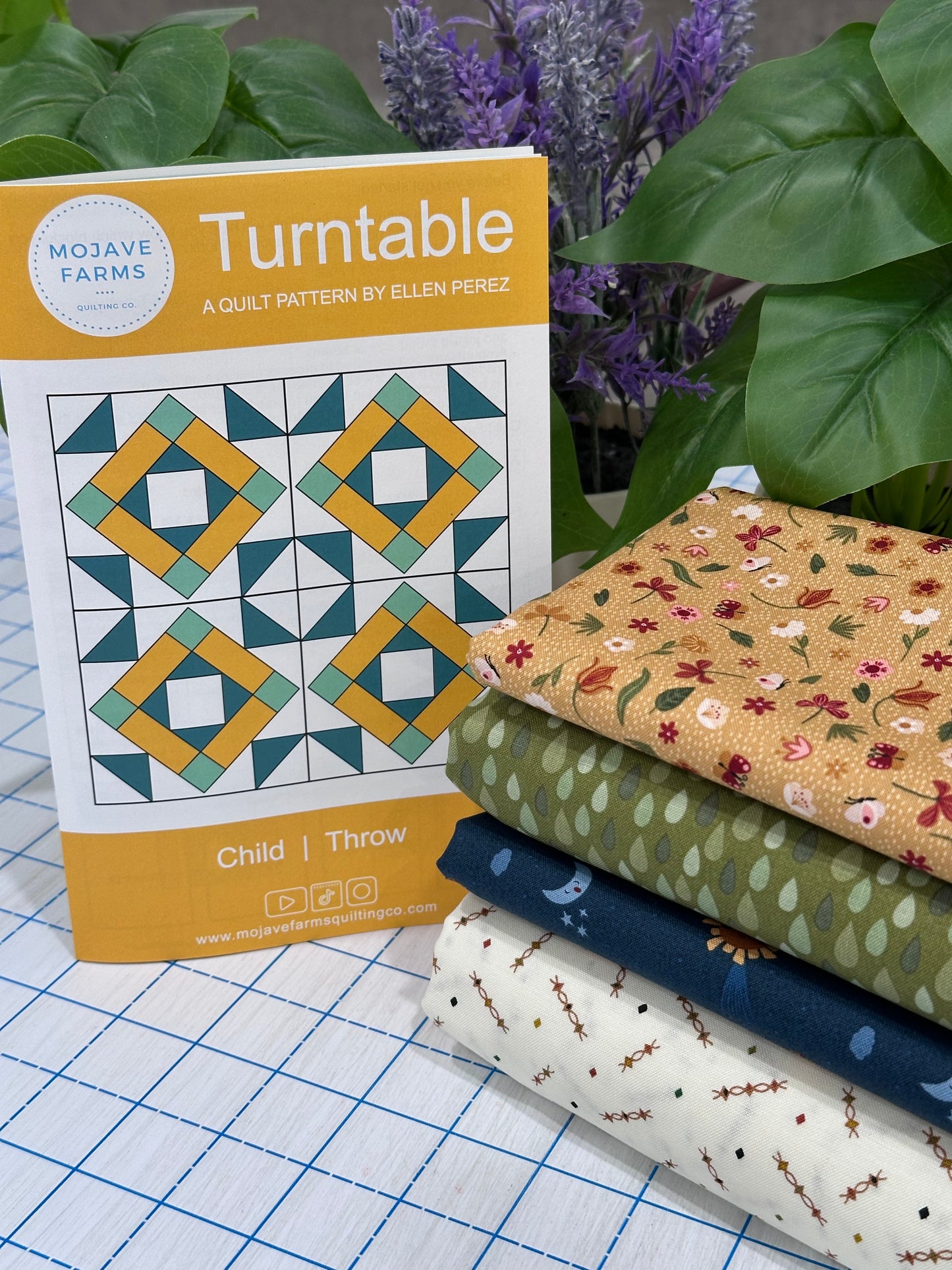 Turntable Quilt Kit - Navy Sunshine