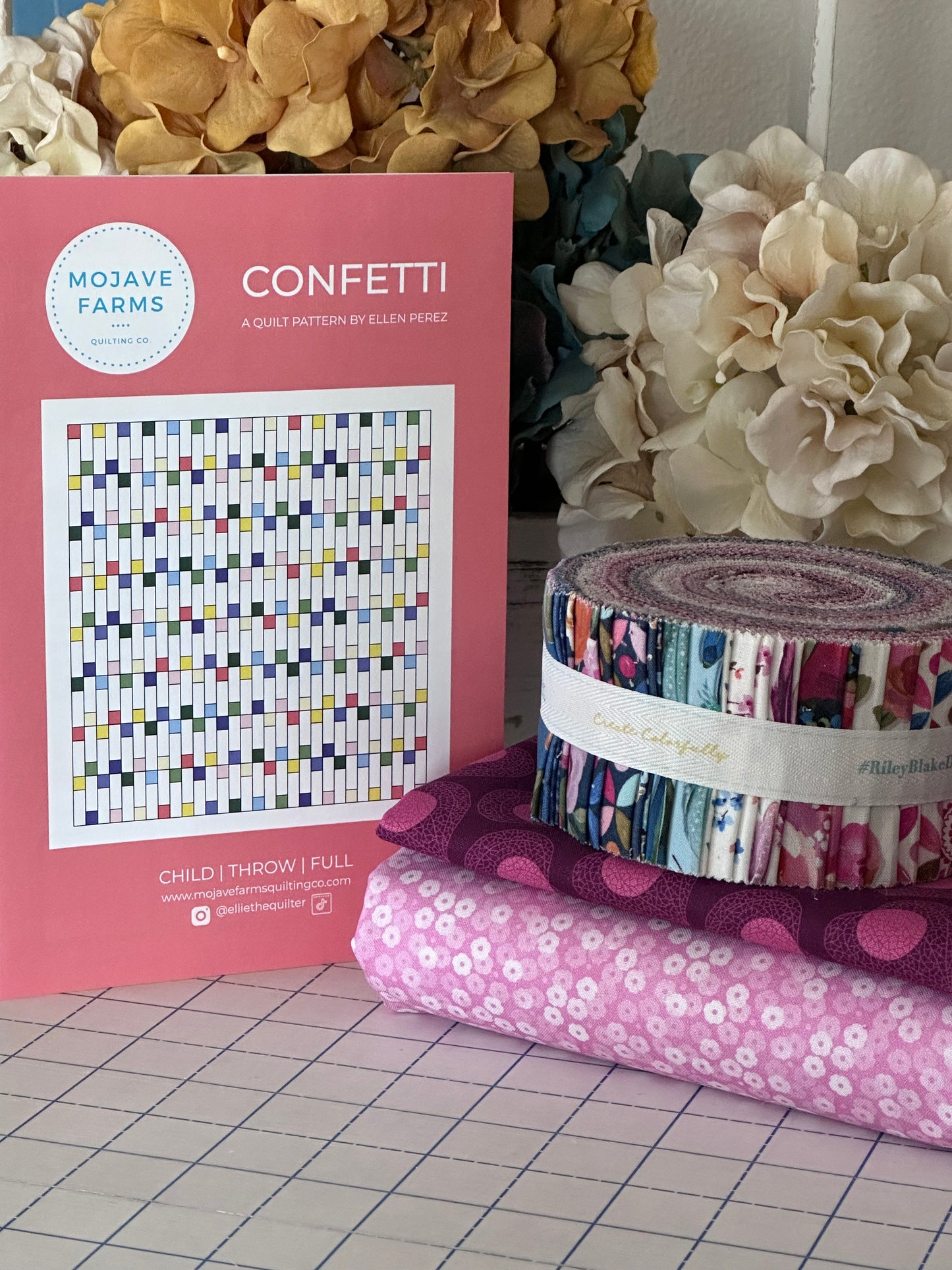 Confetti Quilt Kit - Poppies and Plumes