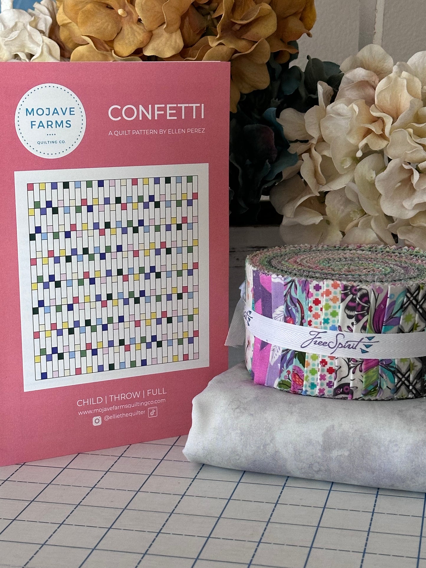 Confetti Quilt Kit - Tula Roar