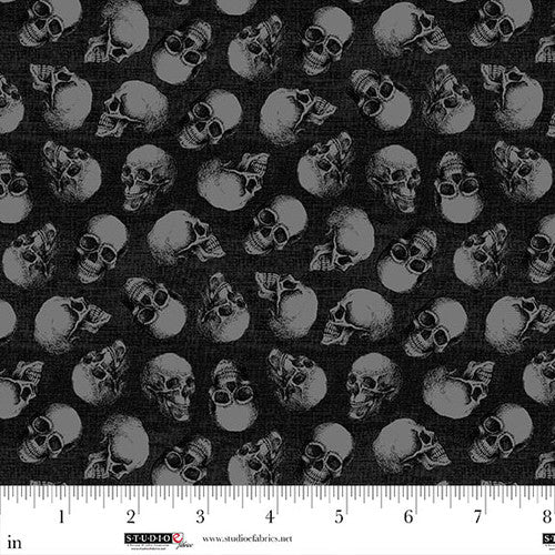 Small Skull Toss Black - Studio E